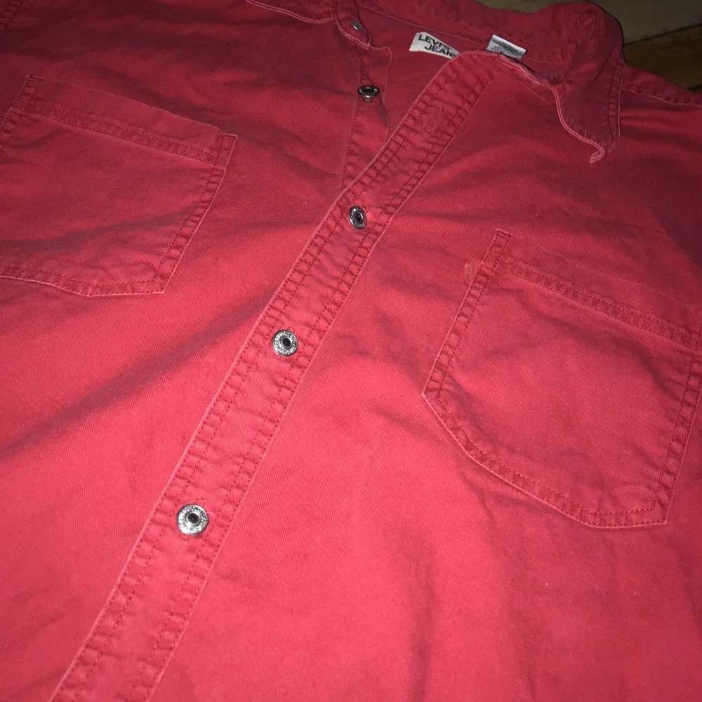 Vintage Levi's Red Denim Metal‎ Button Down Red Tab Pockets Shirt Size XL